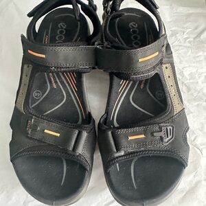 Ecco Men's Black and Orange Sandals